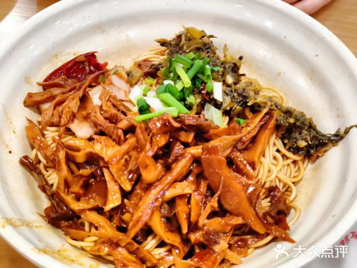 佬钱湾仔(衣裳街店)图片