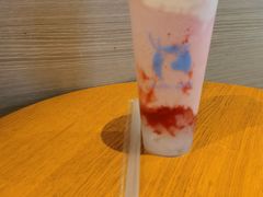 草莓很好喝-瑞幸咖啡(新世界中心店)