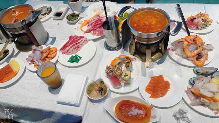 曼哈顿自助海鲜(百联滨江店)-"挺划算的,自助餐,东西也挺多的.