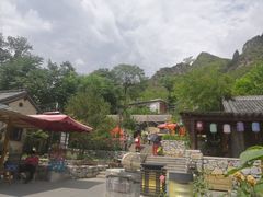 -百里峡七彩艺术小镇