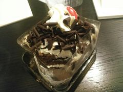 -红宝石·鲜奶小方·海派西点房(南丹店)