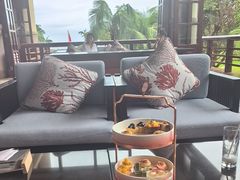 -亚龙湾喜来登·美景台大堂吧