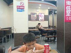 -李先生牛肉面大王(北京站售票厅餐厅)