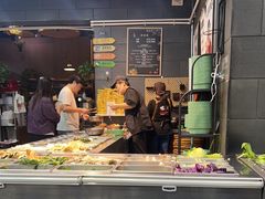 -愉肴麻辣香锅(中山路店)