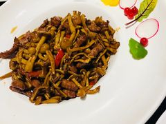 鸡枞菇烧牛柳-梧桐餐厅(泉城路店)