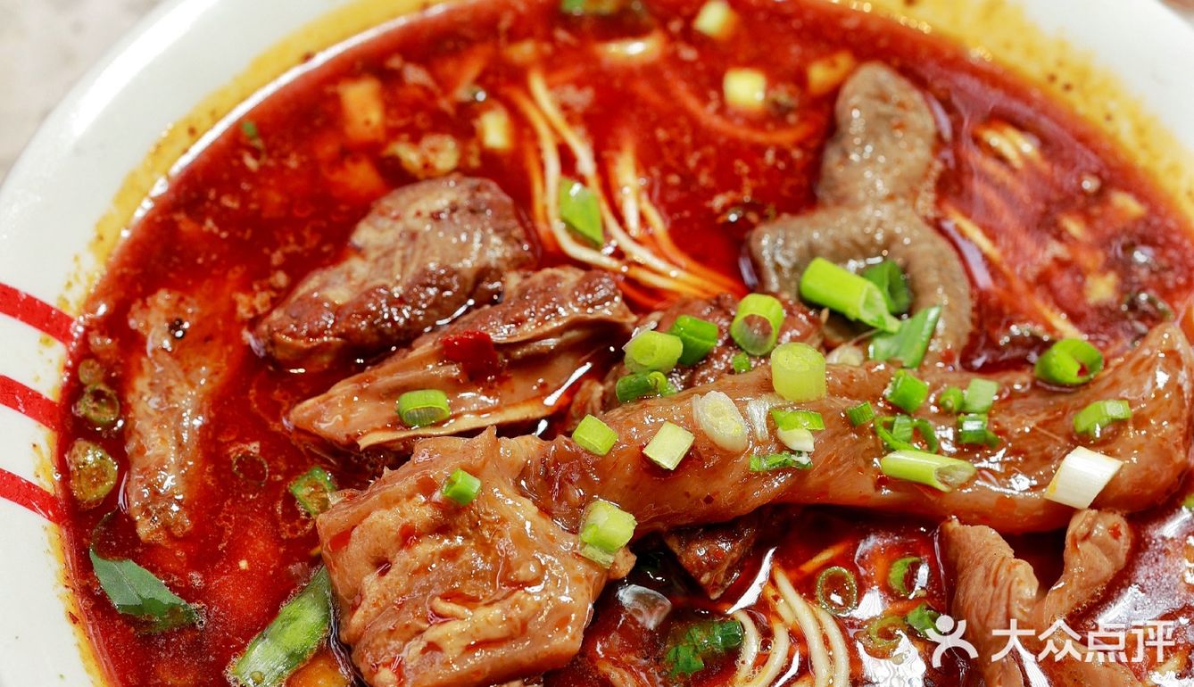 ✨🍜 胖妹面庄：隆福寺广场的美味秘密 🍜✨