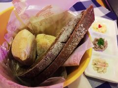 面包拼盘-皇冠自酿啤酒坊(中国红街5号楼店)