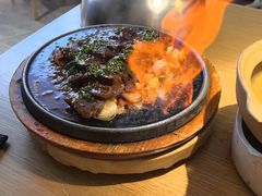 招牌火焰厚切牛肉-蜜桃餐厅·伴山(绿宝广场店)