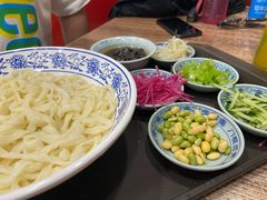 老北京炸酱面-门框胡同百年卤煮(新街口店)