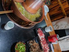 -果松木炭酸菜铜火锅·外婆参鸡汤