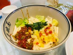 -阿瓦山寨·湘菜现炒·剁椒鱼头王(咸阳总店)