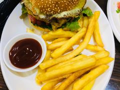 黄芥末鸡肉汉堡配薯条-panchos 墨西哥餐厅(嘉绿苑店)