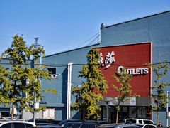 -燕莎奥特莱斯购物中心