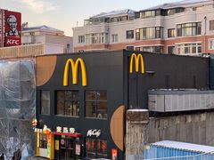 -麦当劳(展览馆店)