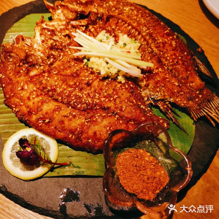 云水瑶意境云南菜餐厅(大悦城店)香茅草烤罗非鱼图片