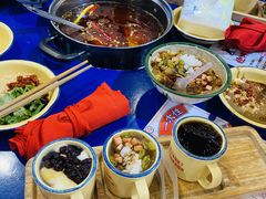 -马路边边串串香(苗栗路店)