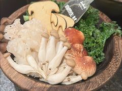-三出山火锅(南京万象天地店)