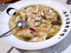 -江渔儿酸菜鱼(奥园广场金发购物中心店)