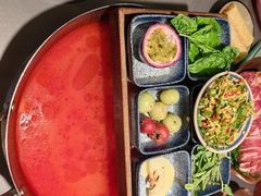 -楠小云·云南鲜牛野生菌自助火锅(九眼桥店)