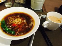 -上海滴水湖皇冠假日酒店