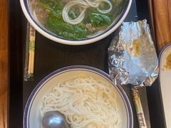 -云阿蛮云南生烫牛肉米线(奉贤路店)