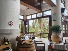 -亚龙湾喜来登·美景台大堂吧