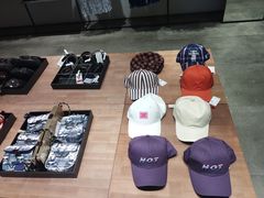 -URBAN REVIVO(西安Momopark店)