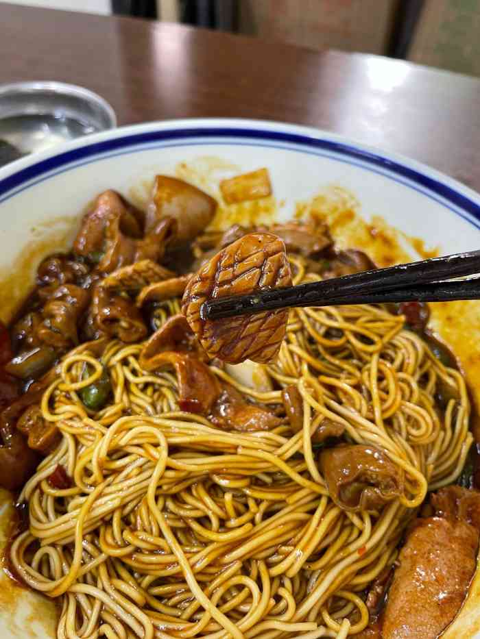 毒蛇面馆现炒本帮浇头面-"小时候的味道90现炒浇头面 「大肠面.