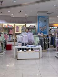 -爱婴室(上海嘉定罗宾森广场店)