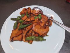 辣椒炒牛肝菌-一宽宽宴(白浮泉路店)