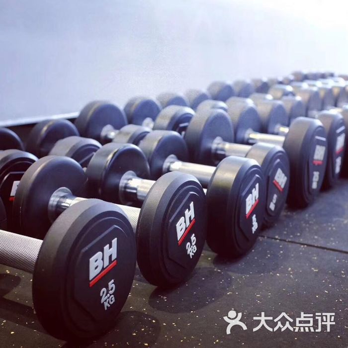 iron elite fitness club钢铁精英健身俱乐部