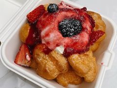 草莓蛋糕咸奶油泡芙-BUTTERFUL&CREAMOROUS 黄油与面包(三里屯太古里店)