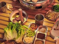 -叽叽扎扎烤肉场(生态城万达店)