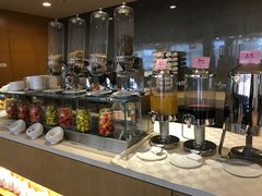 -新地酒店-湖畔自助餐厅