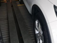 -万象城-停车场