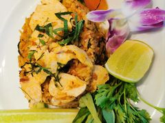 -Chom Cafe and Restaurant