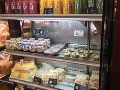 面包甜点陈列柜-精点味道(西安路店)