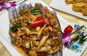 Stir-Fried Abalone with Black Bean Sauce