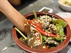 舂手撕椒松花蛋-云海肴云南菜·蒸汽石锅鱼(青岛万象城店)