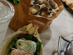 -牛魔王时尚回转餐厅
