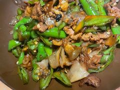 碾辣椒炒肉-吃饭皇帝大土家民族菜(正大广场店)