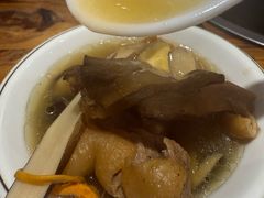 -菌之家·专业纯野生菌火锅·特色炒菌