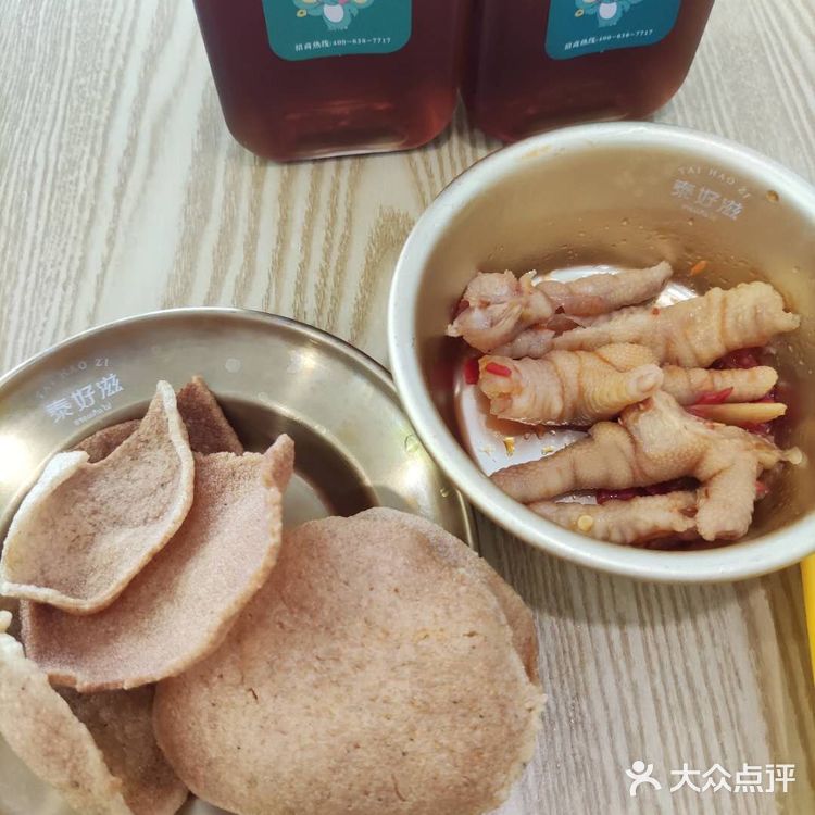 中午食堂一起来的朋友也说价格不贵，整整齐齐的食物