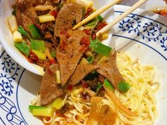 -李与白包子铺(桐梓林店)