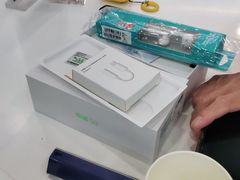 -荣耀授权专卖店(黄浦浙江中路店)