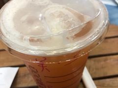 冰摇桃桃绿茶-星巴克(广州淘金路店)