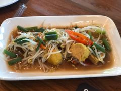 -Chom Cafe and Restaurant