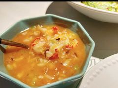招牌小龙虾红汤泡饭-蜜桃花开·中西融合菜E&W(南长街店)