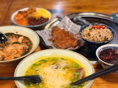 -八月美食小馆(银泰城总店)