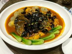 红汤拆烩鱼头-鹿园 MOOSE(长宁店)